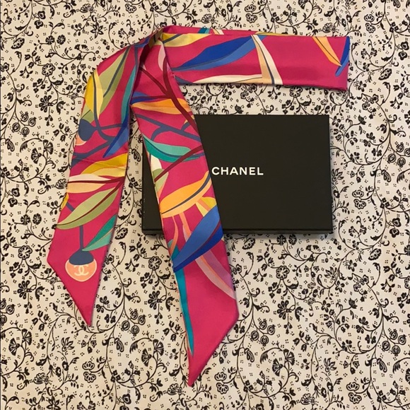 Authentic Chanel Bandeau Scarf Twilly